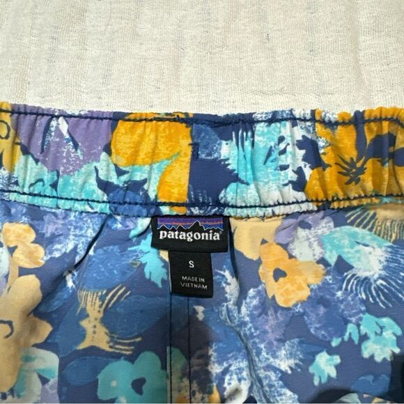PATAGONIA Women’s Barely Baggies Blue Flower & Shell Shorts Size S - Picture 4 of 8